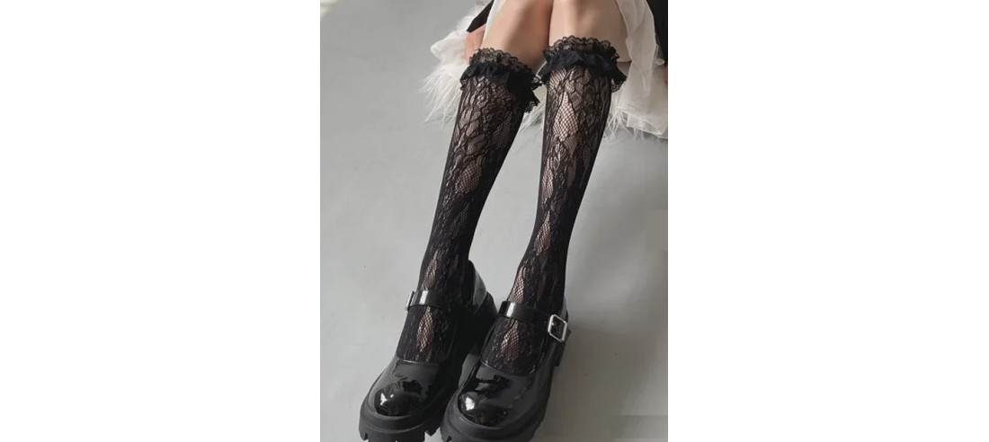 Mi-bas-dentelle-resille-noires-Les-petits-caprices-revers-dentelle