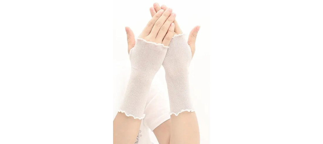 Mitaines-légères-maille-strassées -Les-petits-caprices-blanc