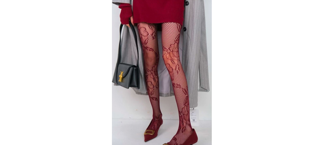 Collant-dentelle-fleuri-LPC-1-bordeaux-détail