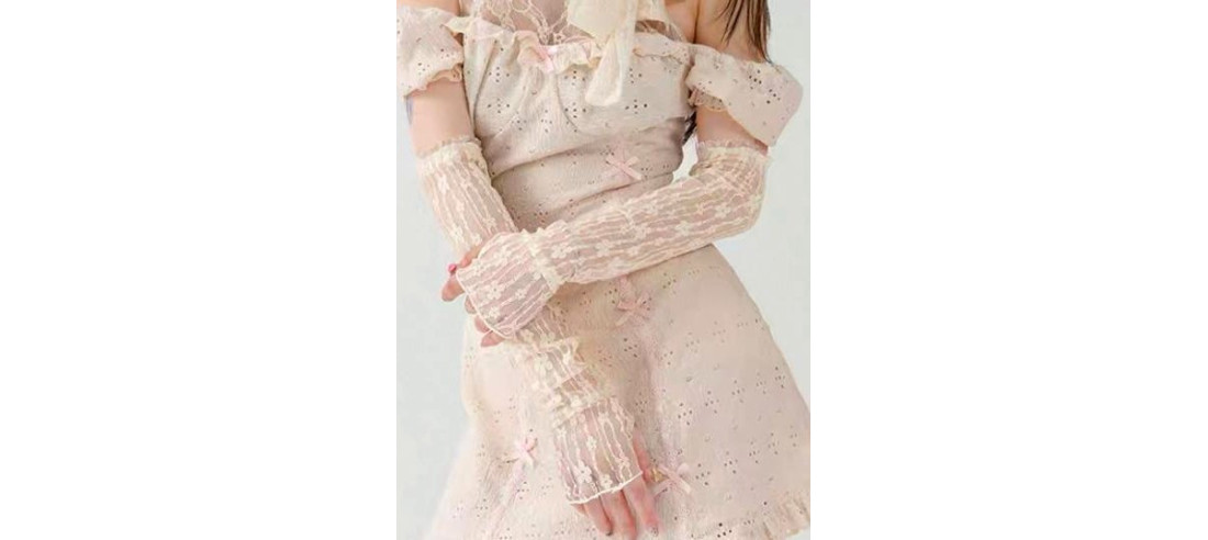 Mitaines longues Dentelle  Œillets chics