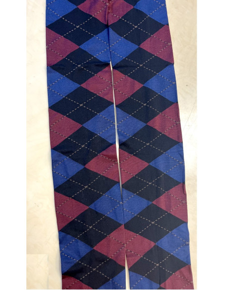 Collant-opaque-losanges-large-rouge-noir-bleu-détail