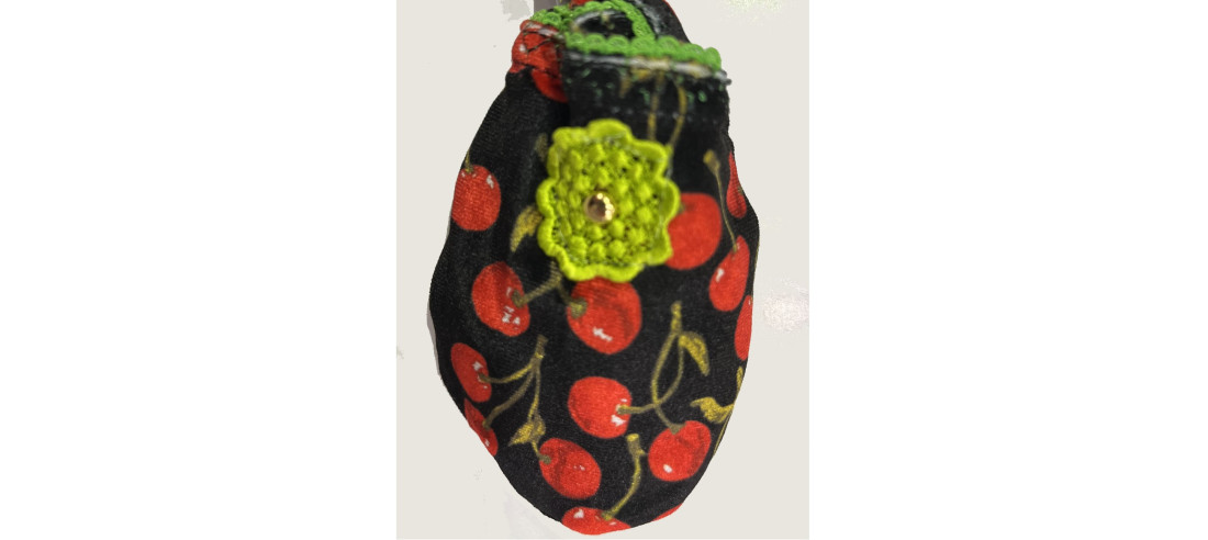 Chaussons-Les-Petits-Caprices-velours-Cherry-vert-détail