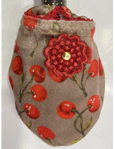 Chaussons-Les-Petits-Caprices-velours-Cherry-rouge-détail