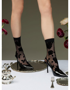 Chaussette-dentelle-Pierre-Mantoux-Dentelle-fleurs-Nara-Tulle-transparent