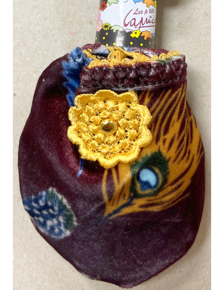 chausson-les-petits-caprices-velours-plummy-yellow