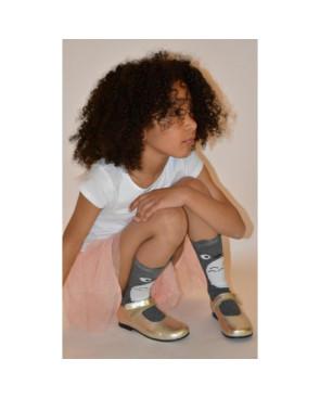  la petite fille qui aime les chaussettes