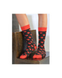 Chaussettes noires à coeurs rouges