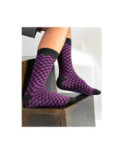 Chaussettes à carreaux noirs et violets
