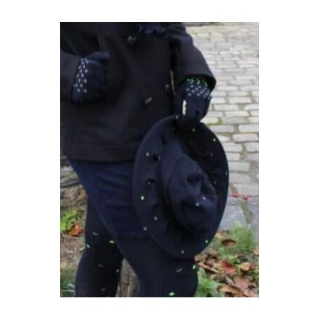 Chapeau Berthe aux grads pieds pattes de loups