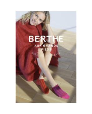 Socquette-Berthe-aux-grands-pieds-en-soie-chic