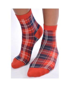 Chaussettes rouges carreaux ecossais