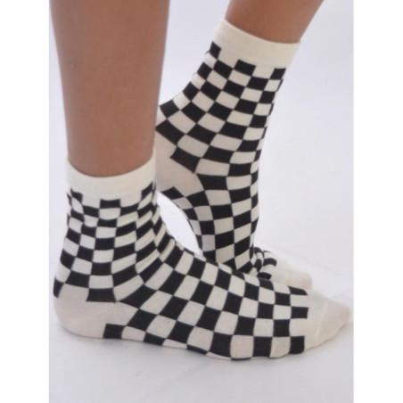 Boutique Caprices | Collants, lingerie, bas et chaussettes de marques