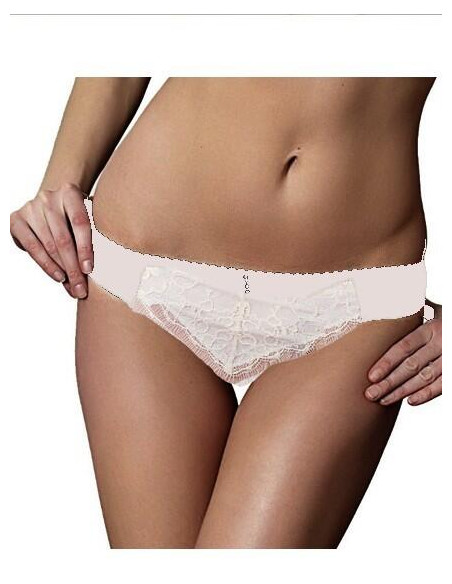 String New grace  dentelle Piège