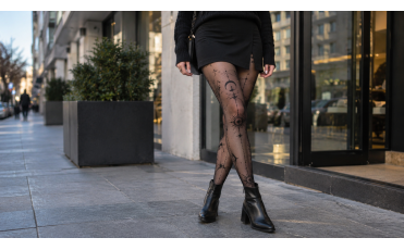 Oser le collant fantaisie et la chaussette originale : le guide style pour réveiller vos tenues